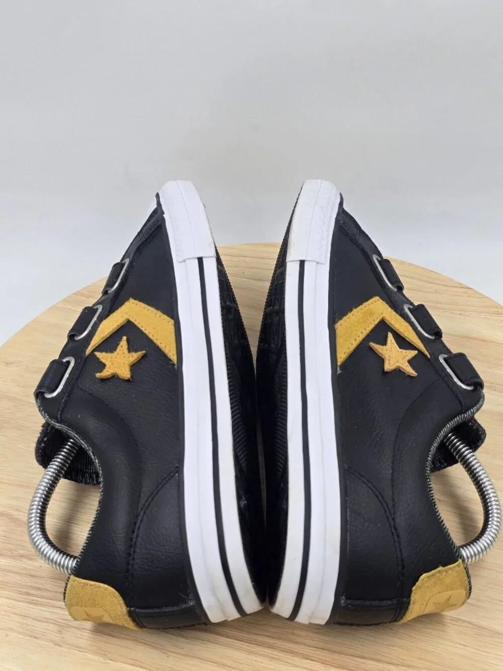 Converse Star Player 3V OX sneakers  Junior Boys sz 6
